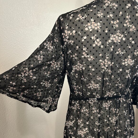Women's Abercrombie and Fitch Sheer Floral Print Kimono Cover Up Size: M - Picture 6 of 10